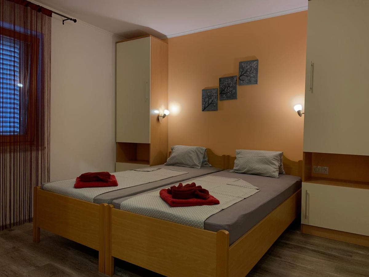 Apartments 4Mios Ražanac 外观 照片